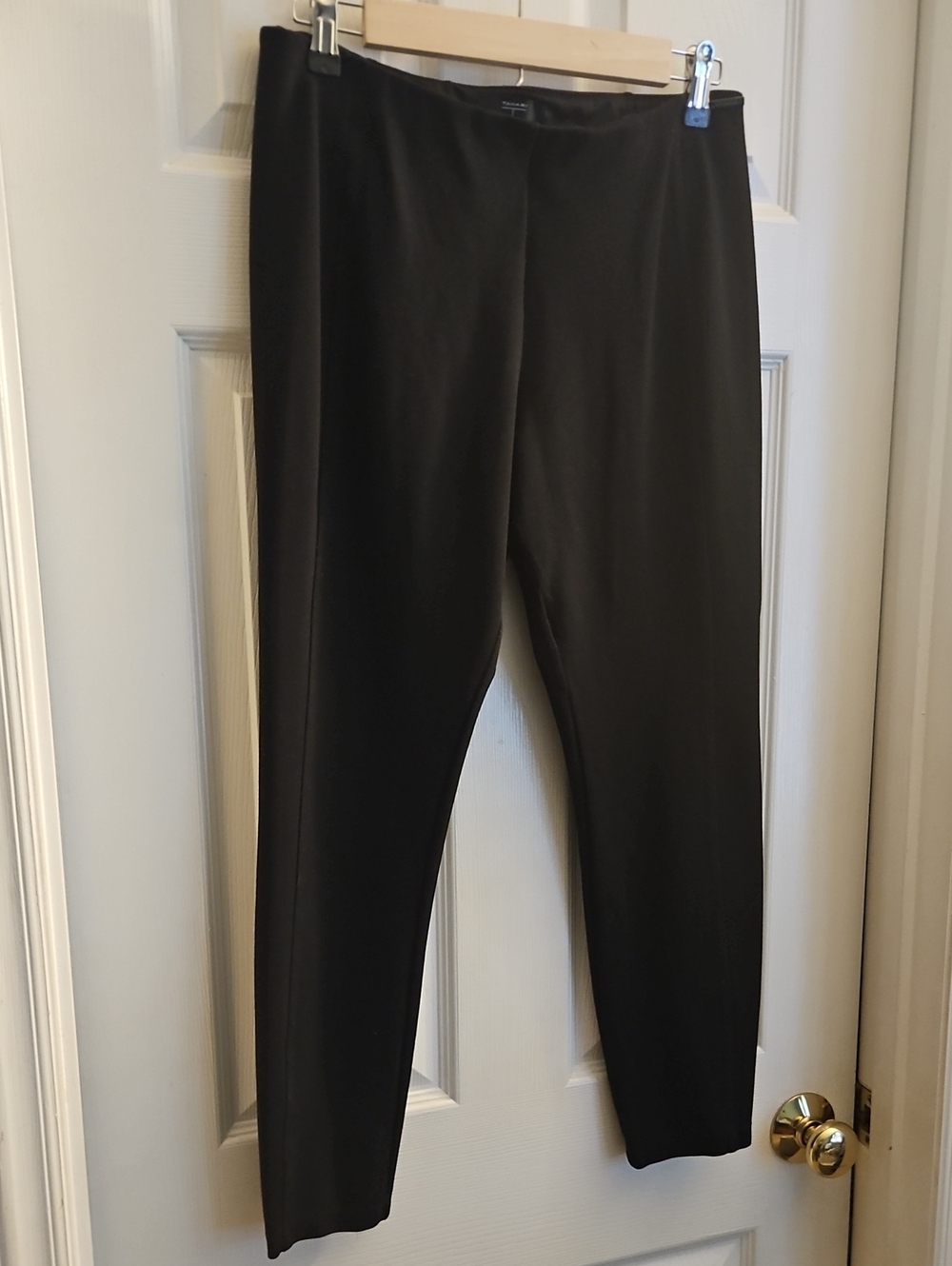 Tahari Black Ponte Pull-On Leggings Size Med Great Stretch!